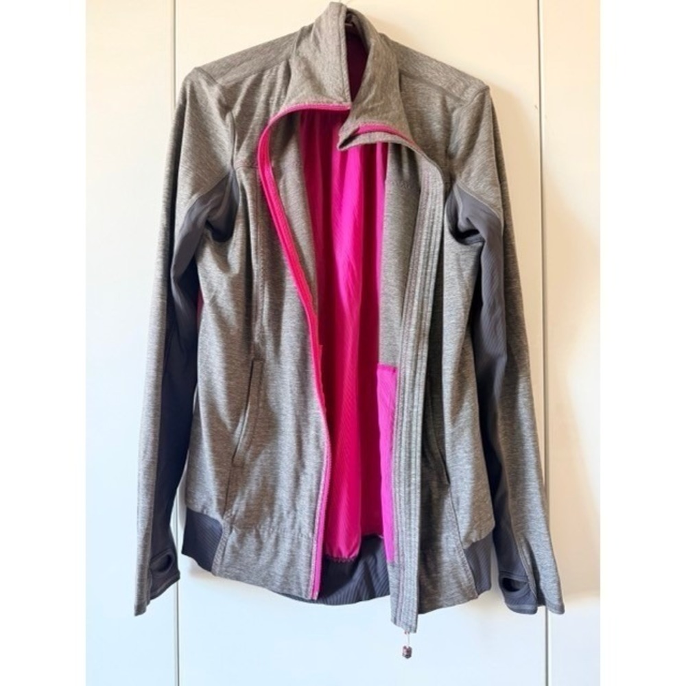 Lululemon Tadasana Gray Pink Define Jacket Pleated Back Thumbholes szL